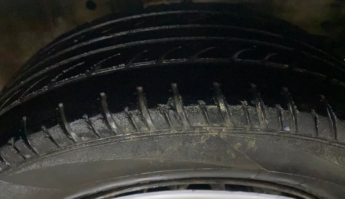 2022 Honda Amaze 1.2L I-VTEC E, CNG, Manual, 91,028 km, Right Front Tyre Tread