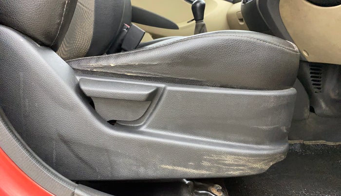 2014 Hyundai Eon MAGNA +, Petrol, Manual, 27,630 km, Driver Side Adjustment Panel