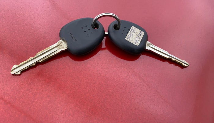 2014 Hyundai Eon MAGNA +, Petrol, Manual, 27,630 km, Key Close Up