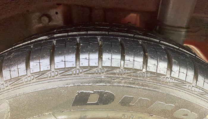 2014 Hyundai Eon MAGNA +, Petrol, Manual, 27,630 km, Left Rear Tyre Tread