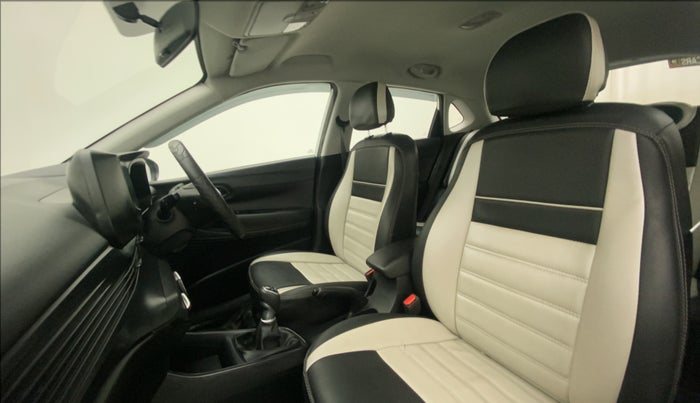 2022 Hyundai NEW I20 MAGNA 1.5 MT, Diesel, Manual, 12,955 km, Right Side Front Door Cabin