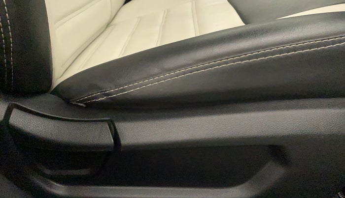 2022 Hyundai NEW I20 MAGNA 1.5 MT, Diesel, Manual, 12,955 km, Driver Side Adjustment Panel