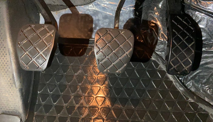 2020 Volkswagen Polo HIGHLINE PLUS 1.0L TSI, Petrol, Manual, 34,800 km, Pedals