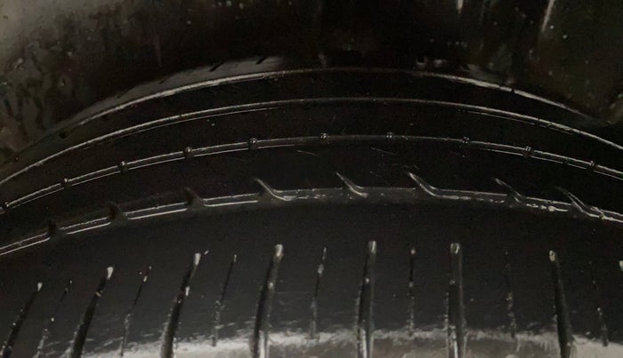 2020 Volkswagen Polo HIGHLINE PLUS 1.0L TSI, Petrol, Manual, 34,800 km, Left Rear Tyre Tread