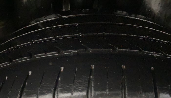 2020 Volkswagen Polo HIGHLINE PLUS 1.0L TSI, Petrol, Manual, 34,800 km, Right Rear Tyre Tread