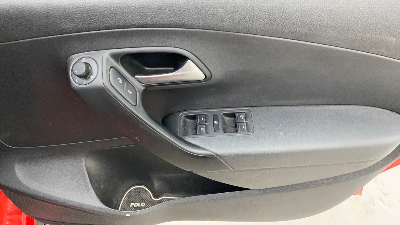 2020 Volkswagen Polo HIGHLINE PLUS 1.0L TSI, Petrol, Manual, 34,800 km, Driver Side Door Panels Control
