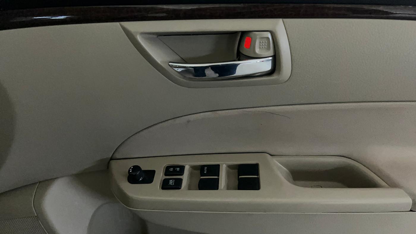 2014 Maruti Swift Dzire VXI, Petrol, Manual, 29,570 km, Driver Side Door Panels Control