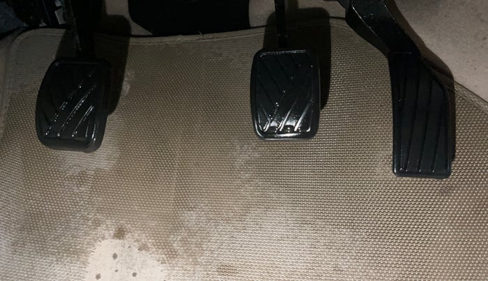 2014 Maruti Swift Dzire VXI, Petrol, Manual, 29,815 km, Pedals