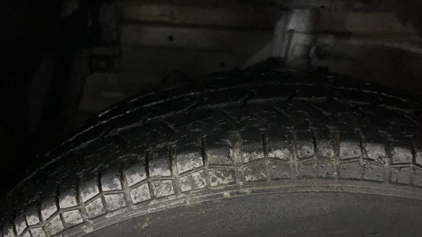 2014 Maruti Swift Dzire VXI, Petrol, Manual, 29,570 km, Left Front Tyre Tread
