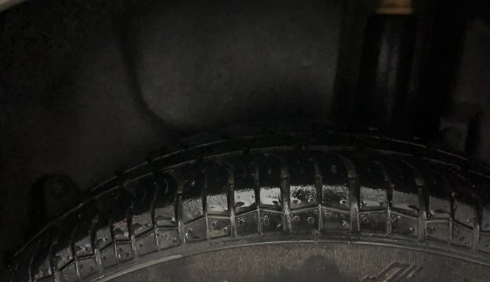 2014 Maruti Swift Dzire VXI, Petrol, Manual, 29,815 km, Left Rear Tyre Tread