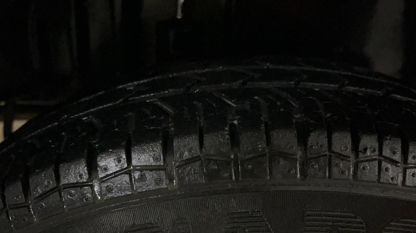 2014 Maruti Swift Dzire VXI, Petrol, Manual, 29,570 km, Right Rear Tyre Tread