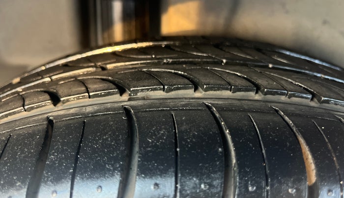 2018 Maruti Ciaz ALPHA  AT 1.4  PETROL, Petrol, Automatic, 98,558 km, Right Rear Tyre Tread