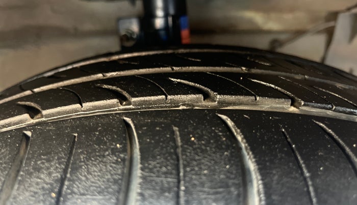 2018 Maruti Ciaz ALPHA  AT 1.4  PETROL, Petrol, Automatic, 98,558 km, Right Front Tyre Tread