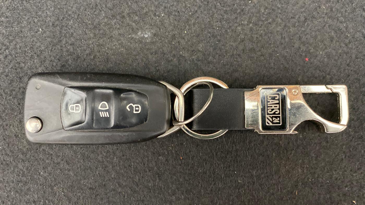 2017 Tata Tiago XZ 1.2 REVOTRON, Petrol, Manual, 65,312 km, Key Close Up