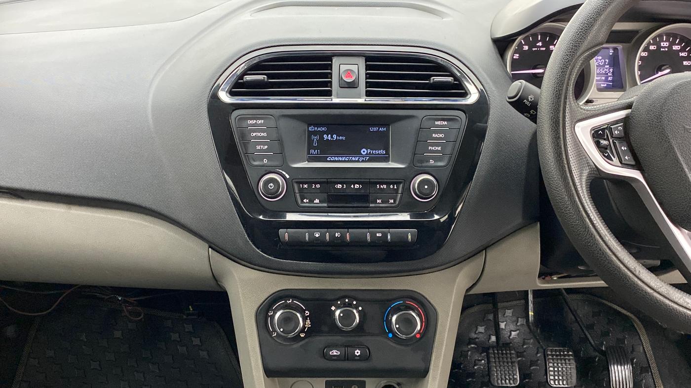 2017 Tata Tiago XZ 1.2 REVOTRON, Petrol, Manual, 65,312 km, Air Conditioner