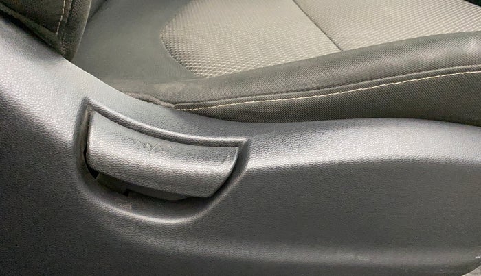 2017 Hyundai Creta E PLUS 1.6 PETROL, Petrol, Manual, 42,089 km, Driver Side Adjustment Panel