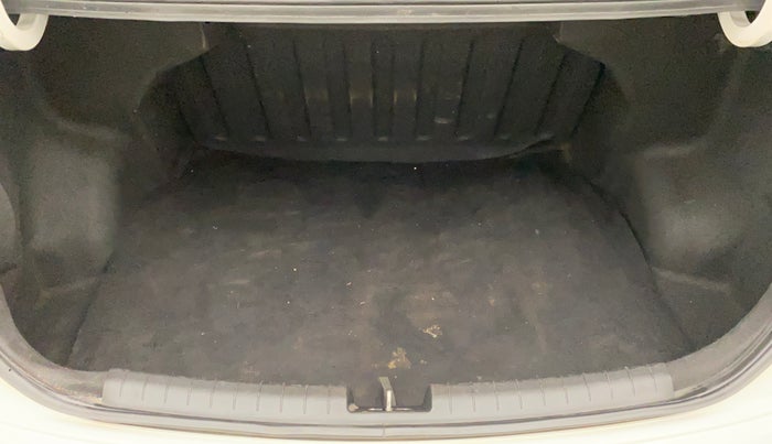 2018 Hyundai Xcent SX 1.2, Petrol, Manual, 42,605 km, Boot Inside
