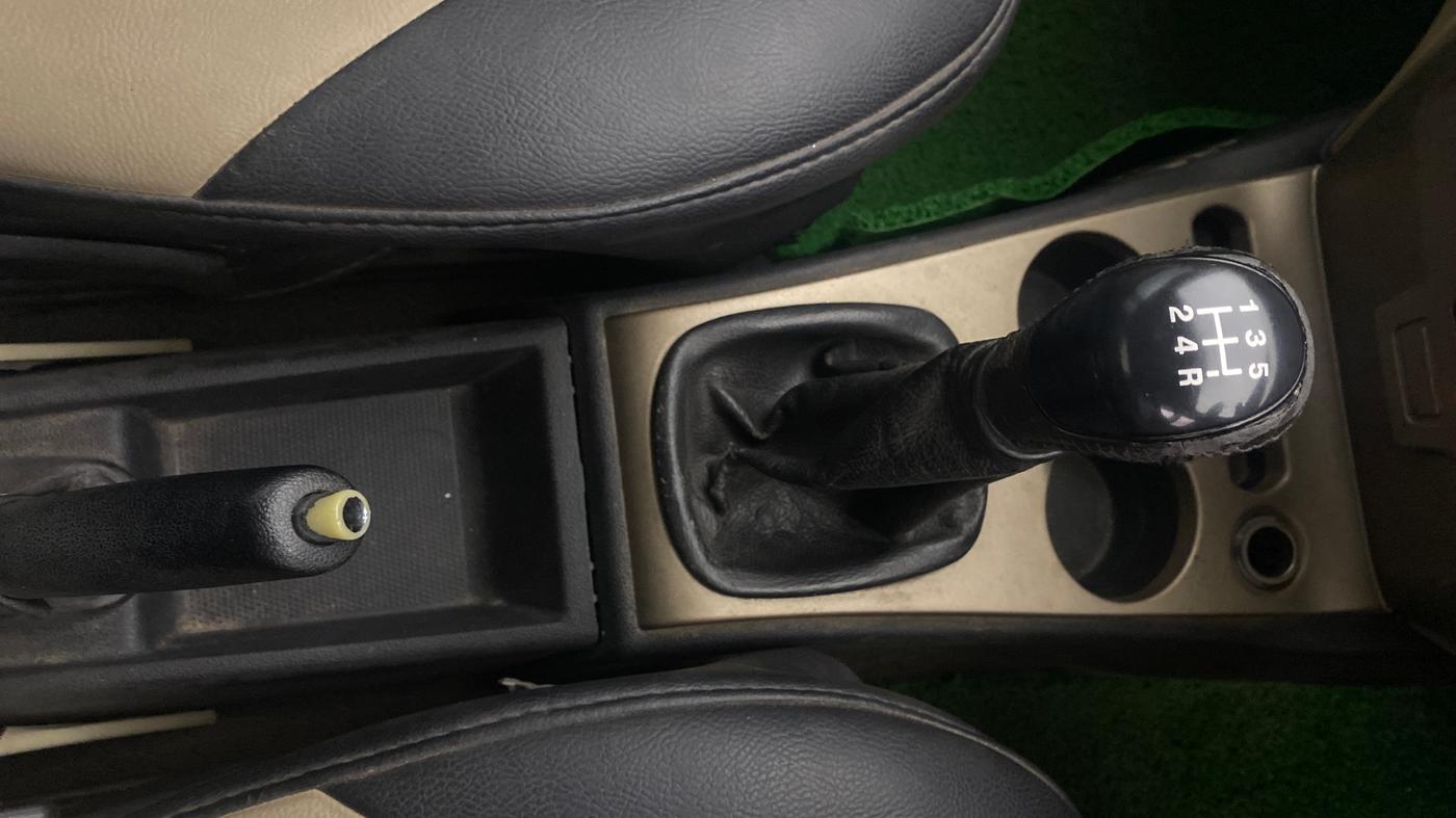 2013 Tata Manza VX QUADRAJET, Diesel, Manual, 86,376 km, Gear Lever