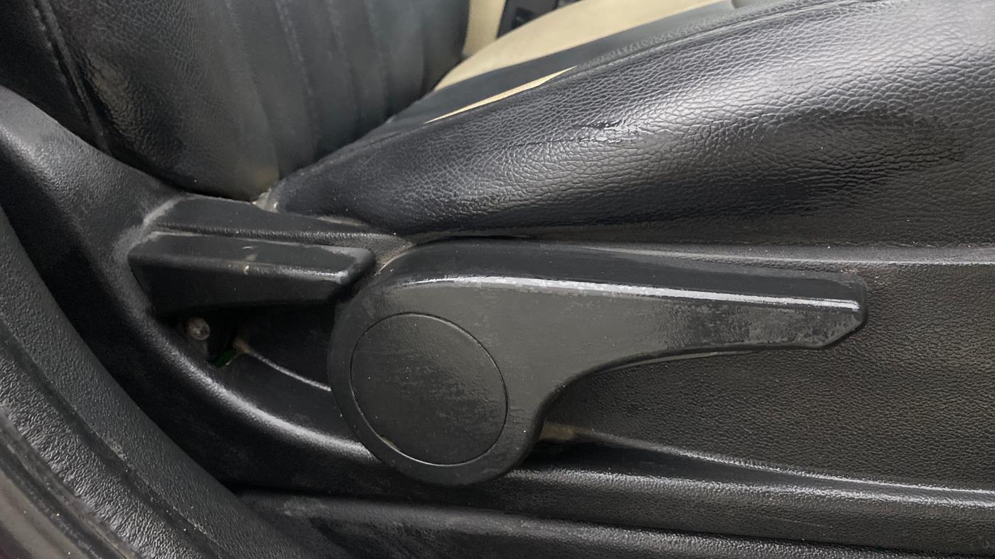 2013 Tata Manza VX QUADRAJET, Diesel, Manual, 86,376 km, Driver Side Adjustment Panel
