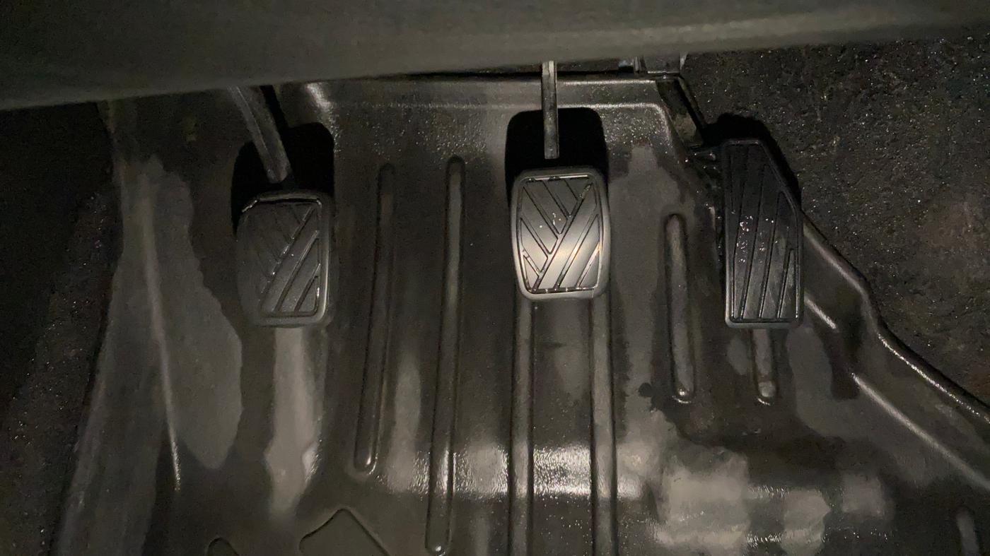 2022 Maruti Baleno DELTA PETROL 1.2, Petrol, Manual, 1,03,549 km, Pedals