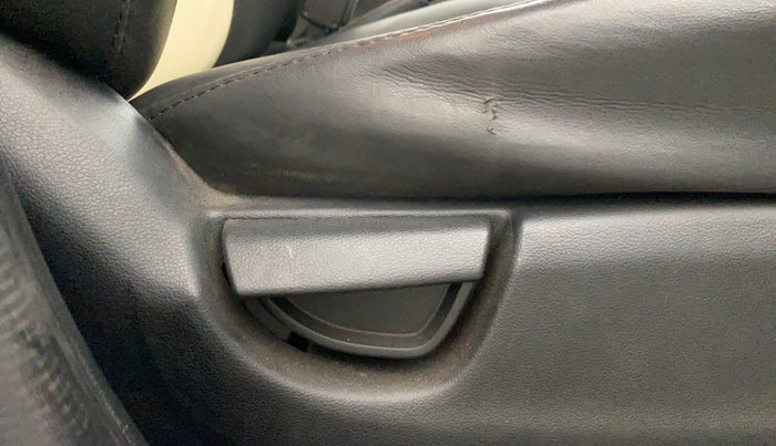 2021 Hyundai NEW SANTRO SPORTZ EXECUTIVE MT CNG, CNG, Manual, 31,303 km, Driver Side Adjustment Panel