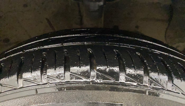 2021 Hyundai NEW SANTRO SPORTZ EXECUTIVE MT CNG, CNG, Manual, 31,303 km, Right Front Tyre Tread