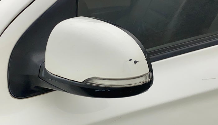 2011 Hyundai i20 SPORTZ (O) 1.2, Petrol, Manual, 93,658 km, Left rear-view mirror - Cover has minor damage