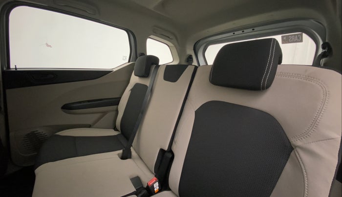 2021 Renault TRIBER RXT, Petrol, Manual, 9,120 km, Right Side Rear Door Cabin
