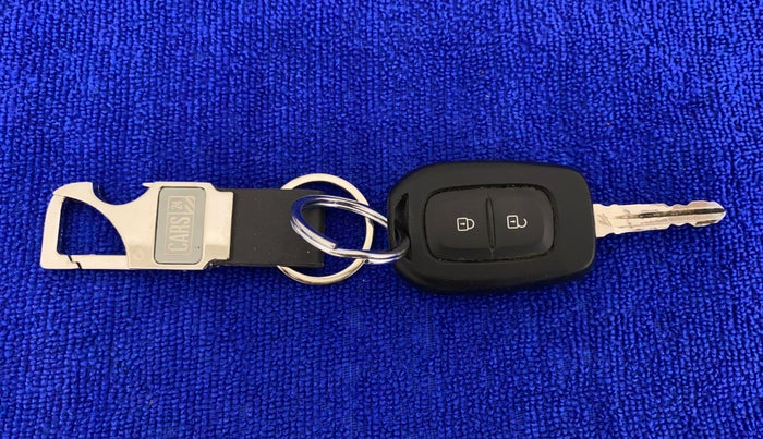 2021 Renault TRIBER RXT, Petrol, Manual, 9,120 km, Key Close Up