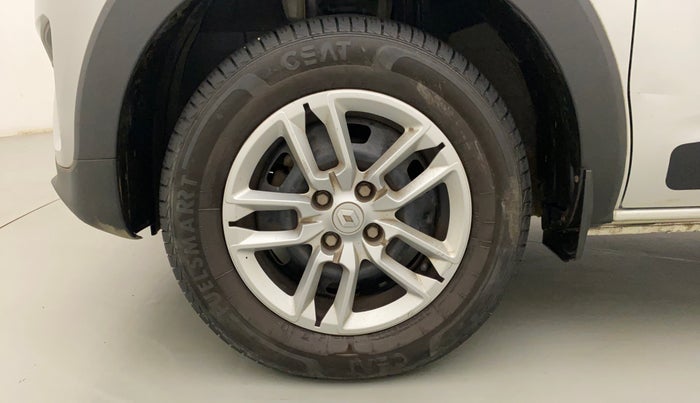 2021 Renault TRIBER RXT, Petrol, Manual, 9,120 km, Left Front Wheel