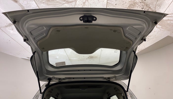 2021 Renault TRIBER RXT, Petrol, Manual, 9,120 km, Boot Door Open