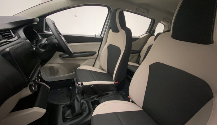2021 Renault TRIBER RXT, Petrol, Manual, 9,120 km, Right Side Front Door Cabin