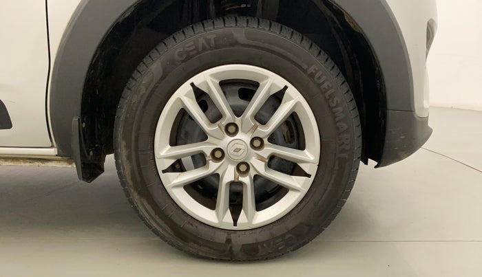 2021 Renault TRIBER RXT, Petrol, Manual, 9,120 km, Right Front Wheel