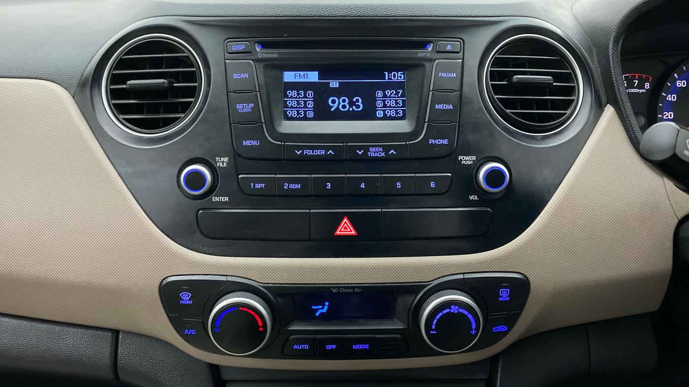 2014 Hyundai Xcent SX 1.2 (O), Petrol, Manual, 49,066 km, Air Conditioner