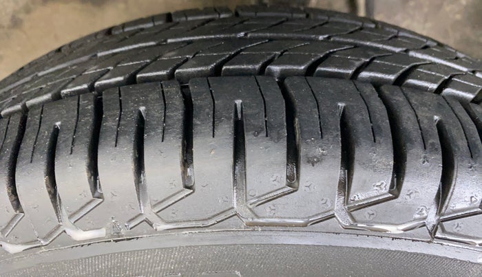 2018 Maruti Alto 800 LXI, CNG, Manual, 57,917 km, Left Front Tyre Tread