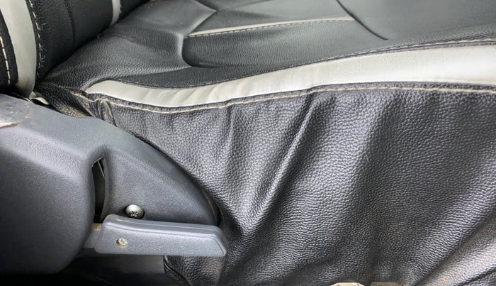 2018 Maruti Alto 800 LXI, CNG, Manual, 57,917 km, Driver Side Adjustment Panel