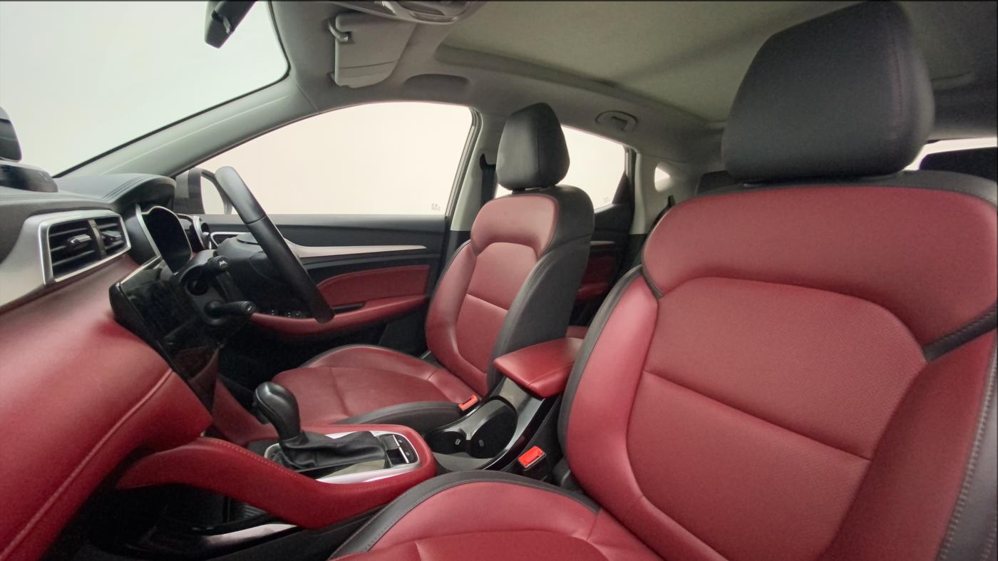 2023 MG ASTOR SAVVY 1.5 CVT S RED, Petrol, Automatic, 27,794 km, Right Side Front Door Cabin