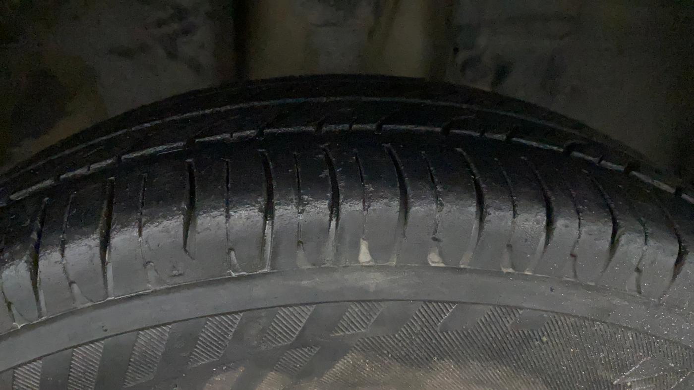 2016 Renault Kwid RXT 0.8, Petrol, Manual, 76,510 km, Right Front Tyre Tread