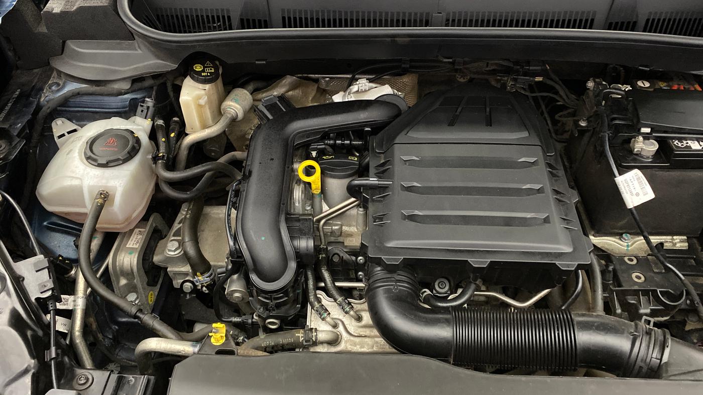 2024 Volkswagen TAIGUN COMFORTLINE 1.0 TSI MT, Petrol, Manual, 26,845 km, Engine View - Right