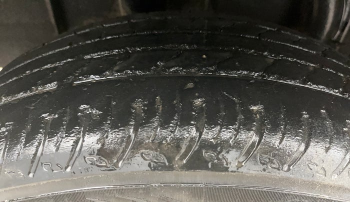 2023 Nissan MAGNITE XV PREMIUM TURBO CVT, Petrol, Automatic, 16,371 km, Right Rear Tyre Tread