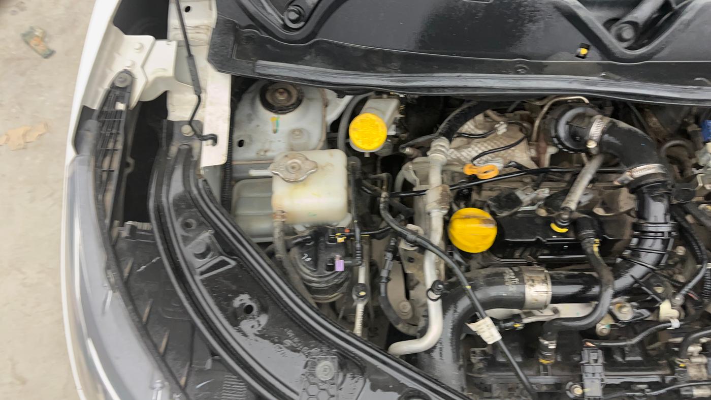 2023 Nissan MAGNITE XV PREMIUM TURBO CVT, Petrol, Automatic, 16,395 km, Engine View - Right
