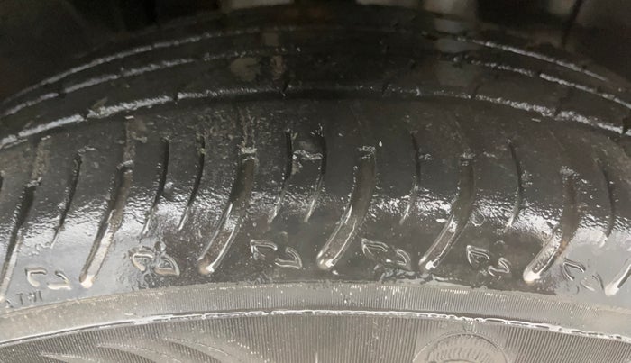 2023 Nissan MAGNITE XV PREMIUM TURBO CVT, Petrol, Automatic, 16,371 km, Right Front Tyre Tread