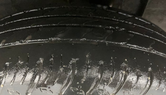 2023 Nissan MAGNITE XV PREMIUM TURBO CVT, Petrol, Automatic, 16,371 km, Left Rear Tyre Tread