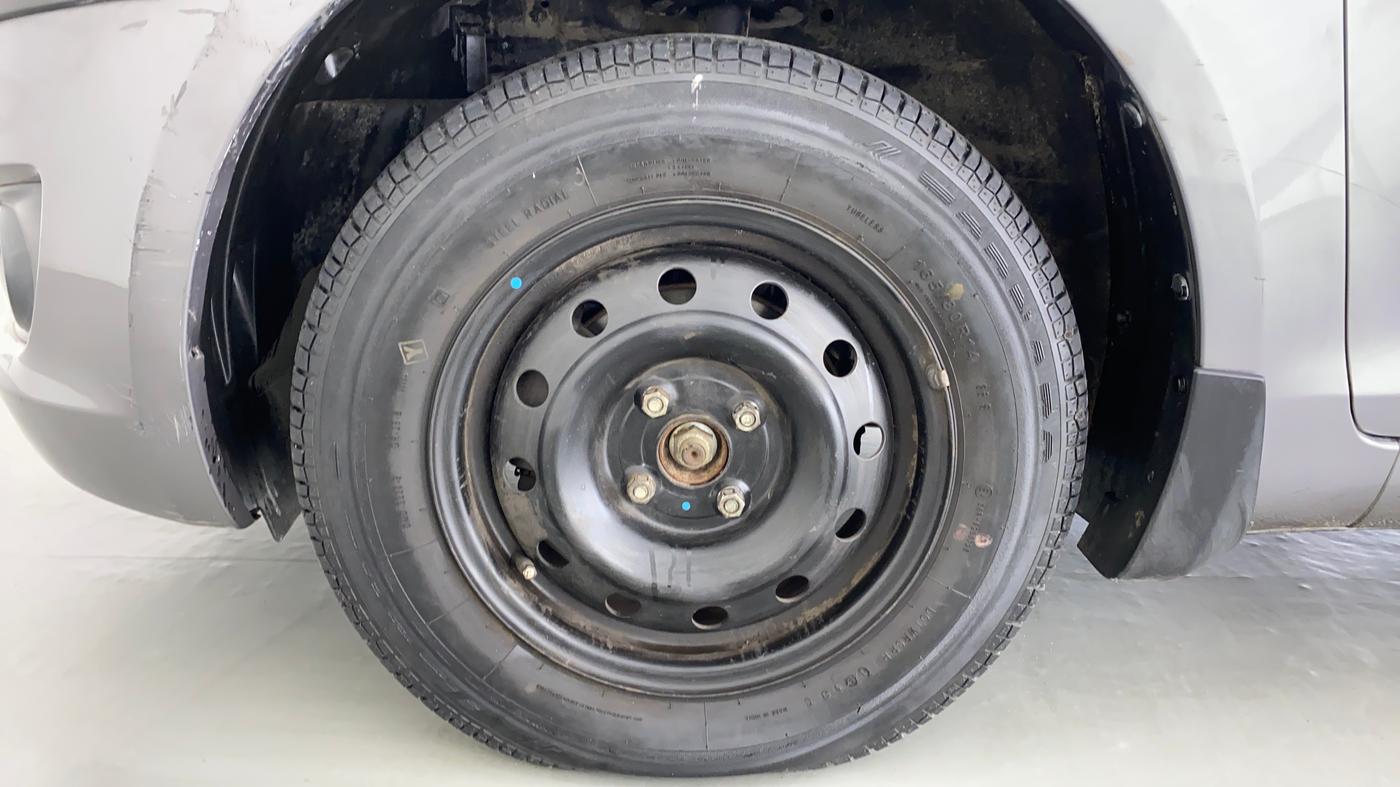 2013 Maruti Swift VXI D, Petrol, Manual, 56,979 km, Left Front Wheel