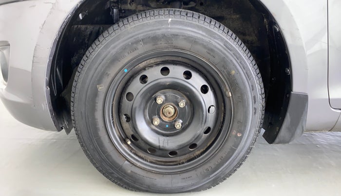 2013 Maruti Swift VXI D, Petrol, Manual, 56,979 km, Left Front Wheel