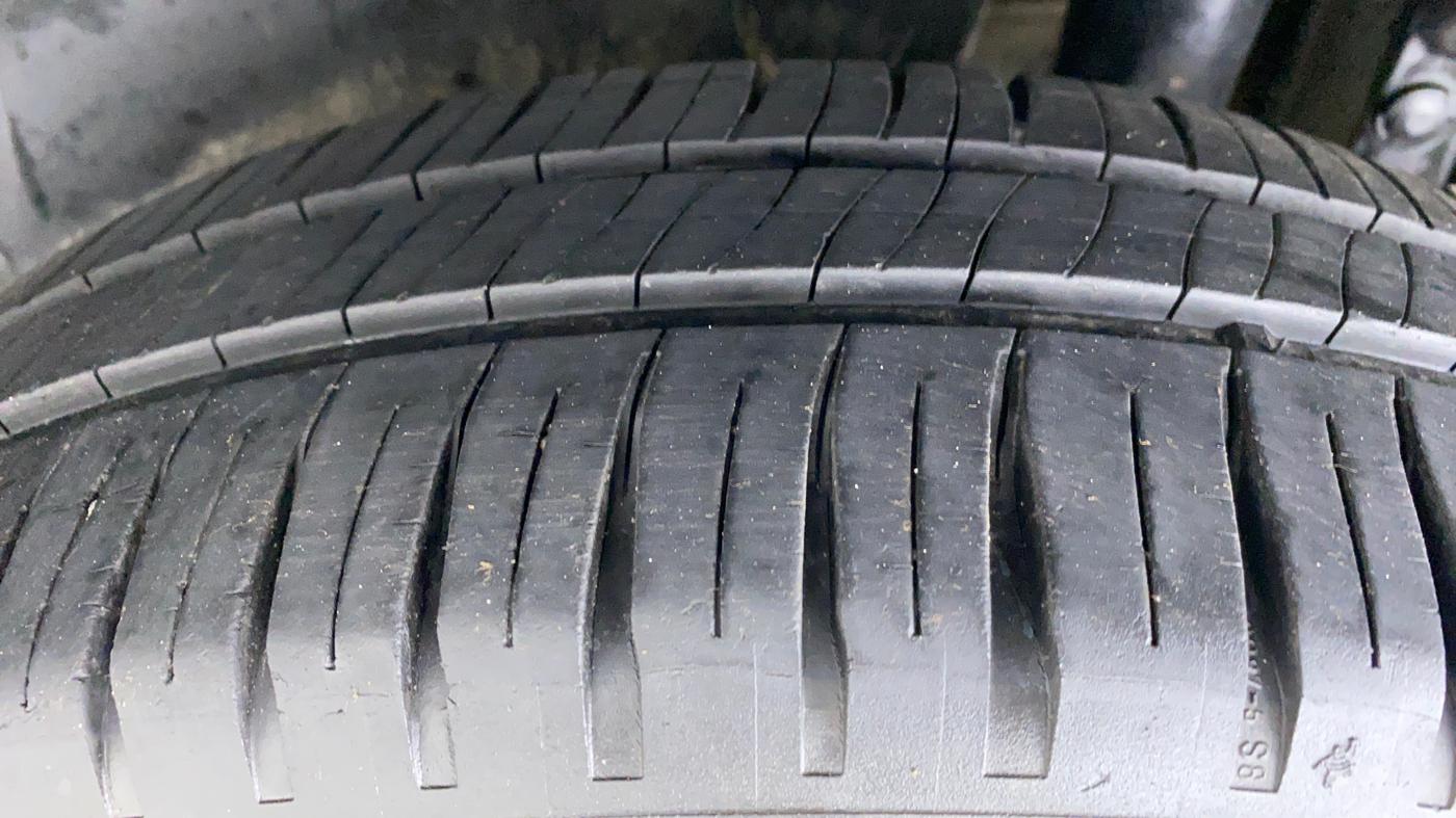 2013 Maruti Swift VXI D, Petrol, Manual, 56,979 km, Left Rear Tyre Tread