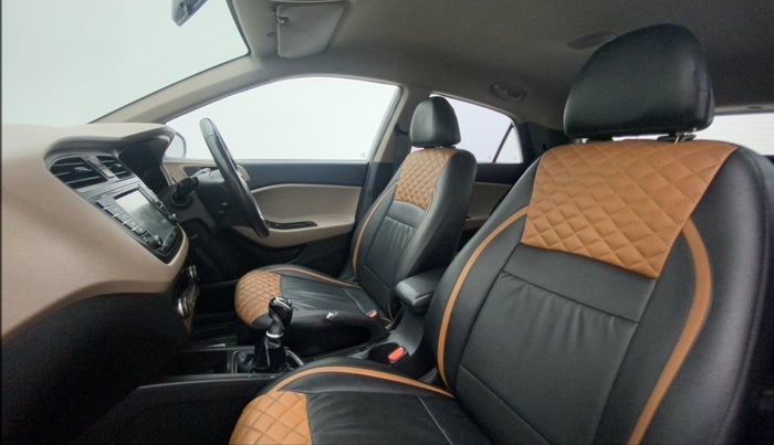 2016 Hyundai Elite i20 ASTA 1.4 CRDI (O), Diesel, Manual, 46,022 km, Right Side Front Door Cabin