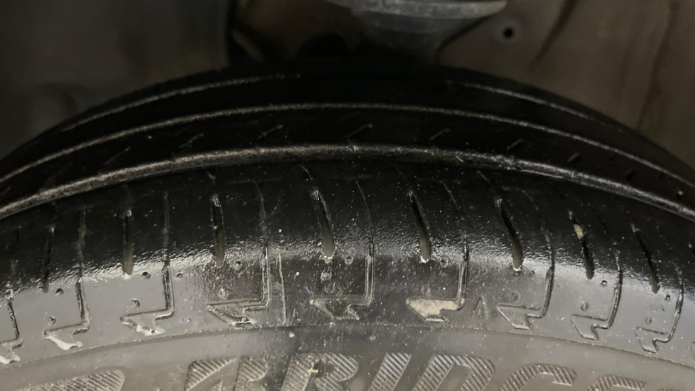 2024 Maruti IGNIS ALPHA 1.2 AMT, Petrol, Automatic, 33,974 km, Left Front Tyre Tread