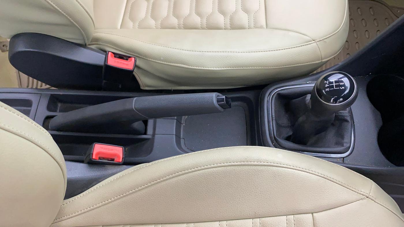 2019 Volkswagen Ameo COMFORTLINE 1.0L, Petrol, Manual, 40,024 km, Gear Lever