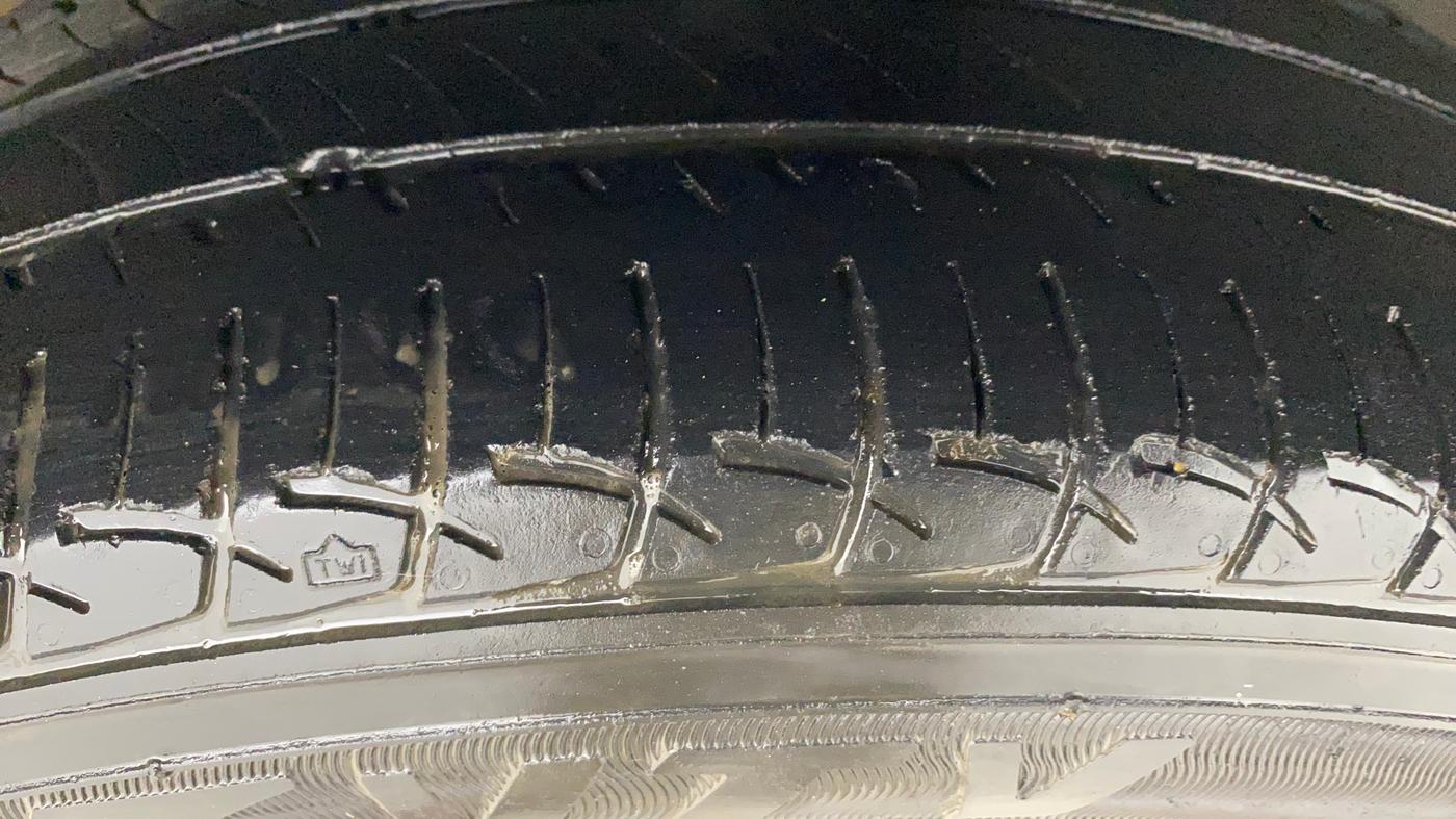 2019 Volkswagen Ameo COMFORTLINE 1.0L, Petrol, Manual, 40,024 km, Right Front Tyre Tread